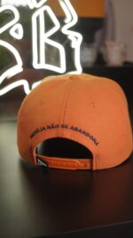 Bone SnapBack Casal Legendário Laranja Suede - Image 2